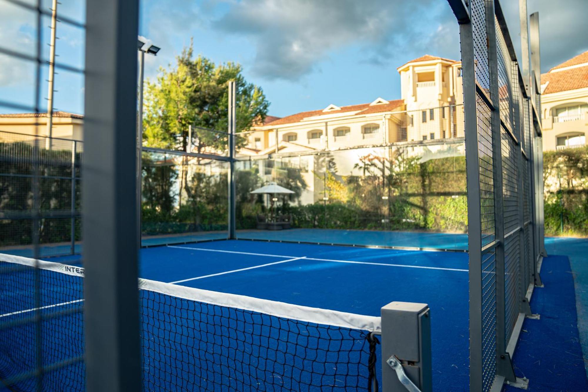 Hotel La Cigale Tabarka Exterior foto A paddle tennis court