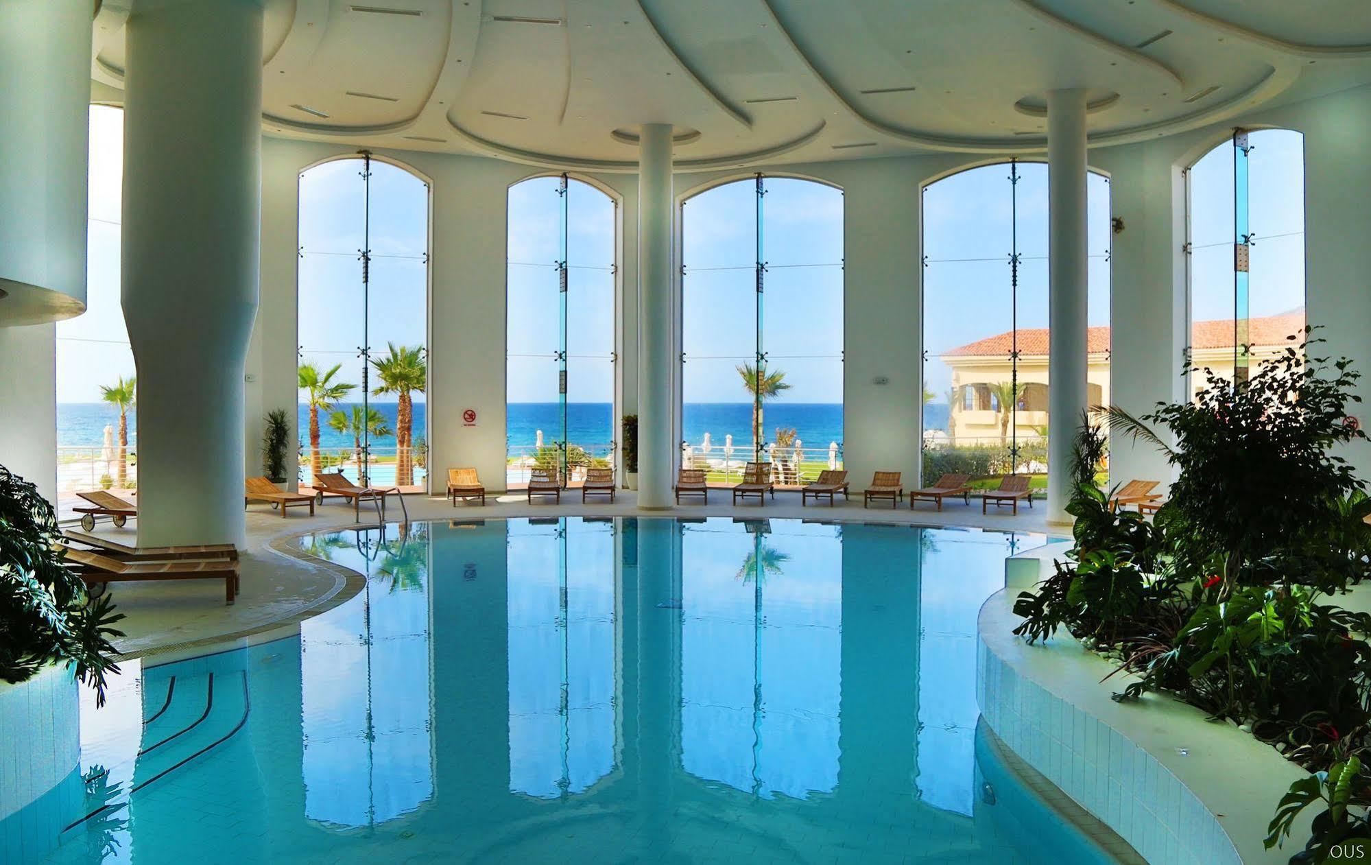 Hotel La Cigale Tabarka Exterior foto The pool at the hotel